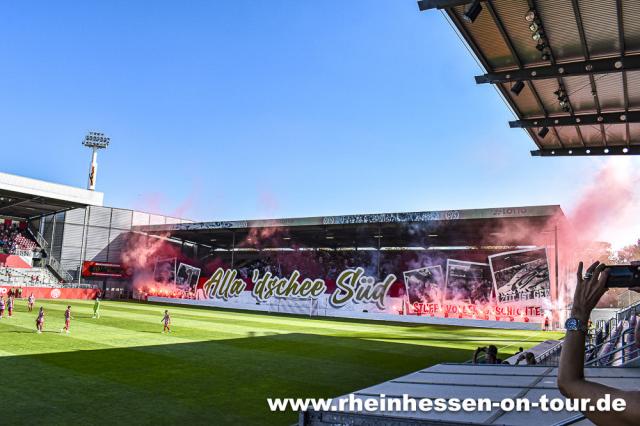 Mainz Pyro zum Abschied von der Süd