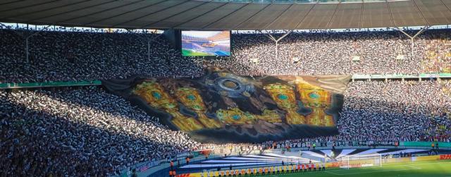 Frankfurt Choreo gegen Dortmund beim Pokalfinale