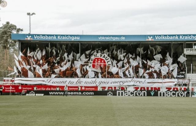 St. Pauli Choreo in Sandhausen