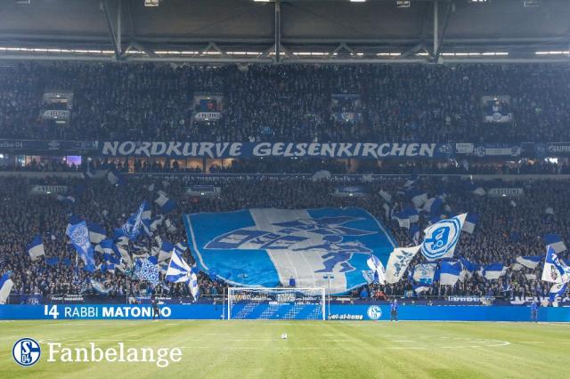 Schalke Blockfahne gegen Union Berlin