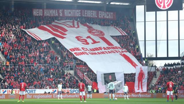 Bayern-Fans mit Auswärtschoreo