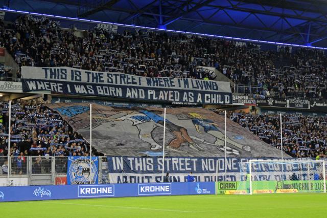 Zebra-Choreo im Heimspiel gegen Lautern