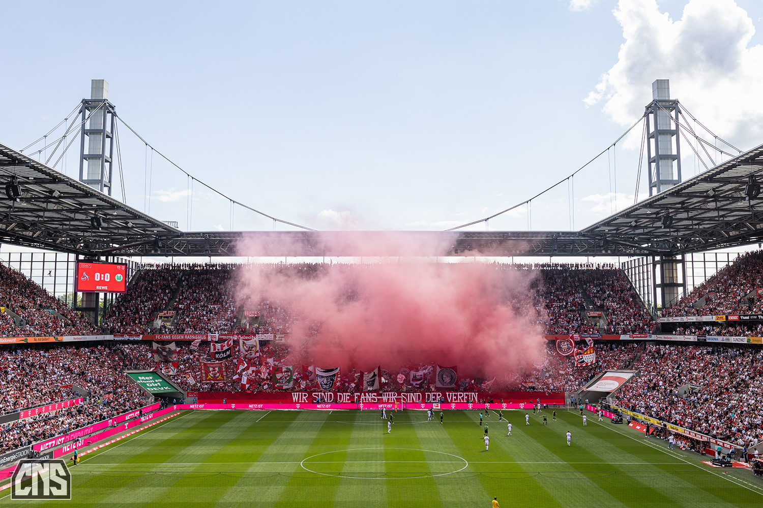 1. FC Köln muss 47.000 Euro wegen Bengalos im Derby gegen Fortuna zahlen