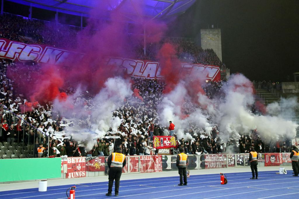 Kaiserslautern Pyro in Berlin - 1. FC Kaiserslautern | Pyroshow