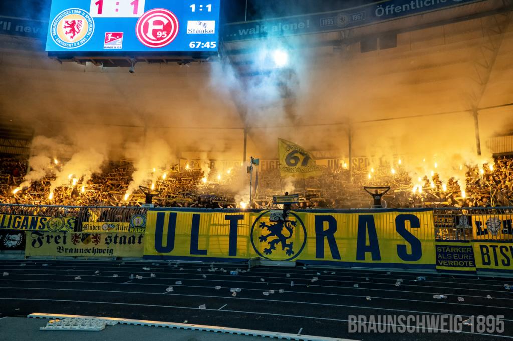Braunschweig zündet gegen Düsseldorf - Eintracht Braunschweig | Pyroshow