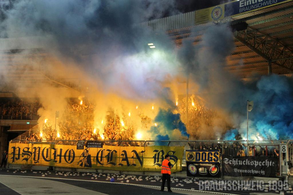 Braunschweig zündet gegen Schalke - Eintracht Braunschweig | Pyroshow