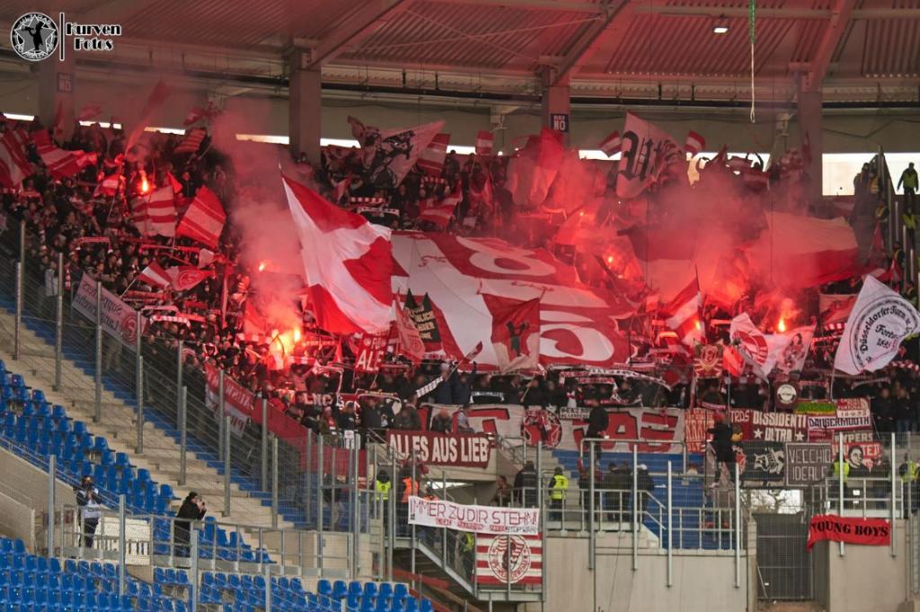 Düsseldorf zündet in Karlsruhe - Fortuna Düsseldorf 1895 e.V. | Pyroshow
