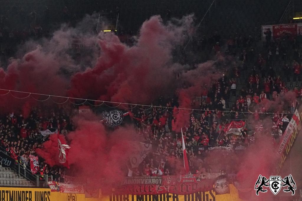 Chemie Halle zündet in Dortmund - Hallescher FC | Pyroshow