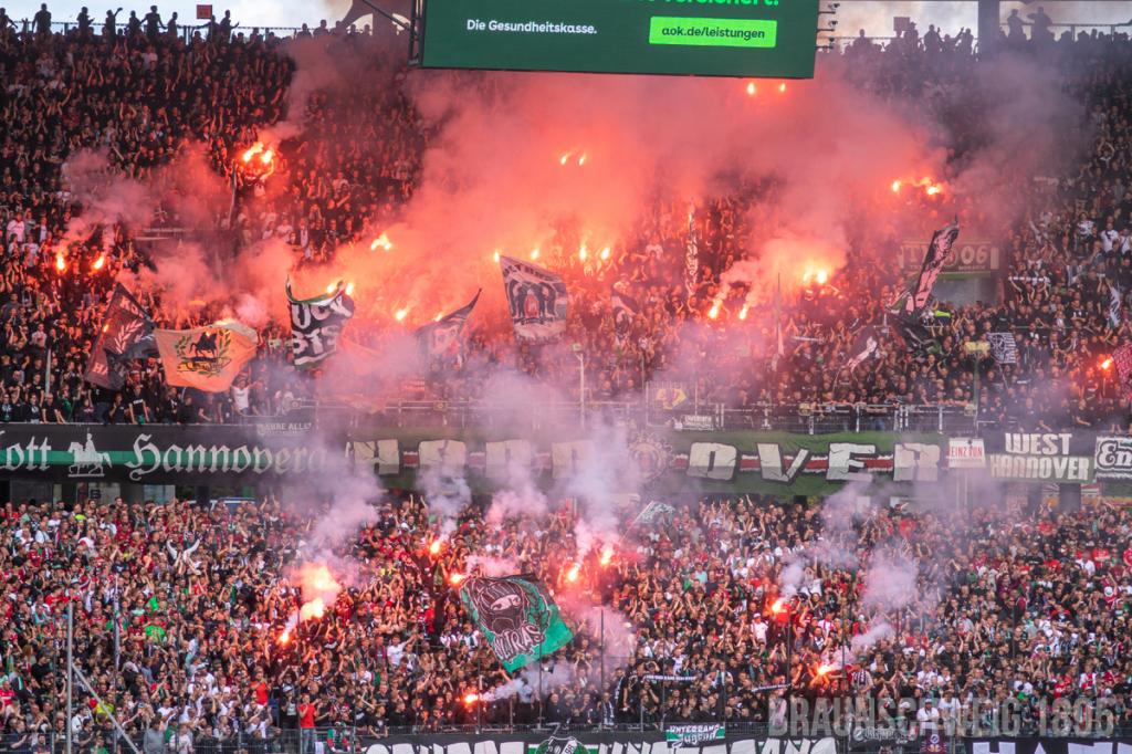 Hannover 96 zündet gegen Braunschweig - Hannover 96 | Pyroshow