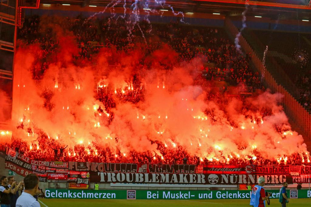 Nürnberg zündet in Kaiserslautern - 1. FC Nürnberg e.V. | Pyroshow