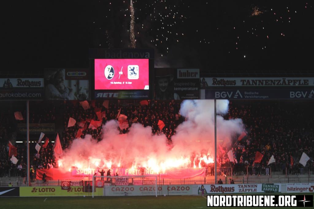 Freiburg II zündet gegen 1860 München - SC Freiburg II | Pyroshow