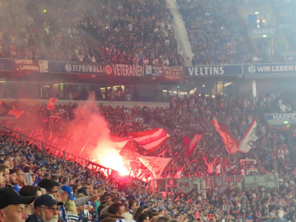 St. Pauli zündet auf Schalke - FC St. Pauli e.V. | Pyroshow