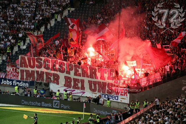 Bayern München zündet in Frankfurt